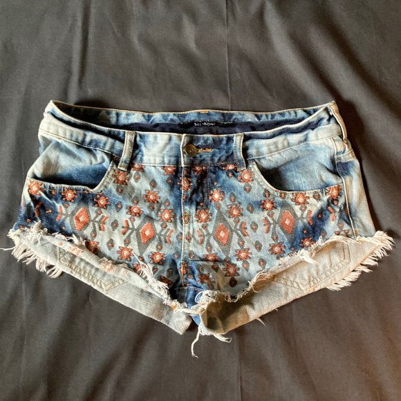 Billabong Laneway embroidered cutoff shorts - Picture 1 of 6